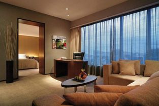 酒店服務員透露 情侶住宿，‘先別開燈’用手機輕松‘排雷’